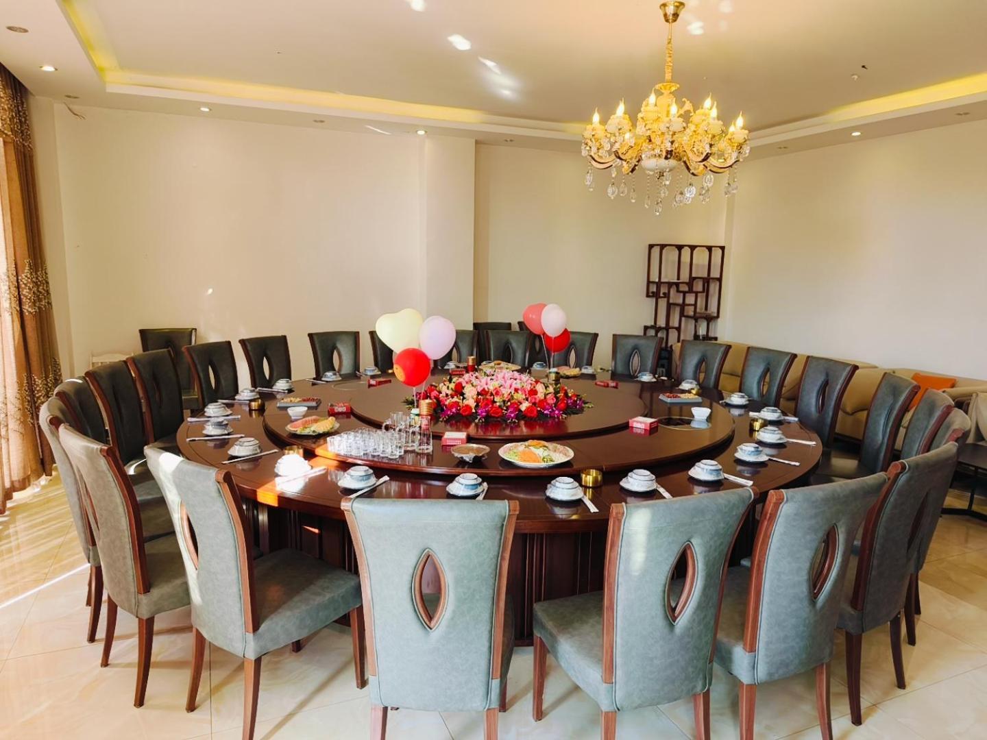 Bai Nian Sheng Shi Hotel Kunming Eksteriør billede